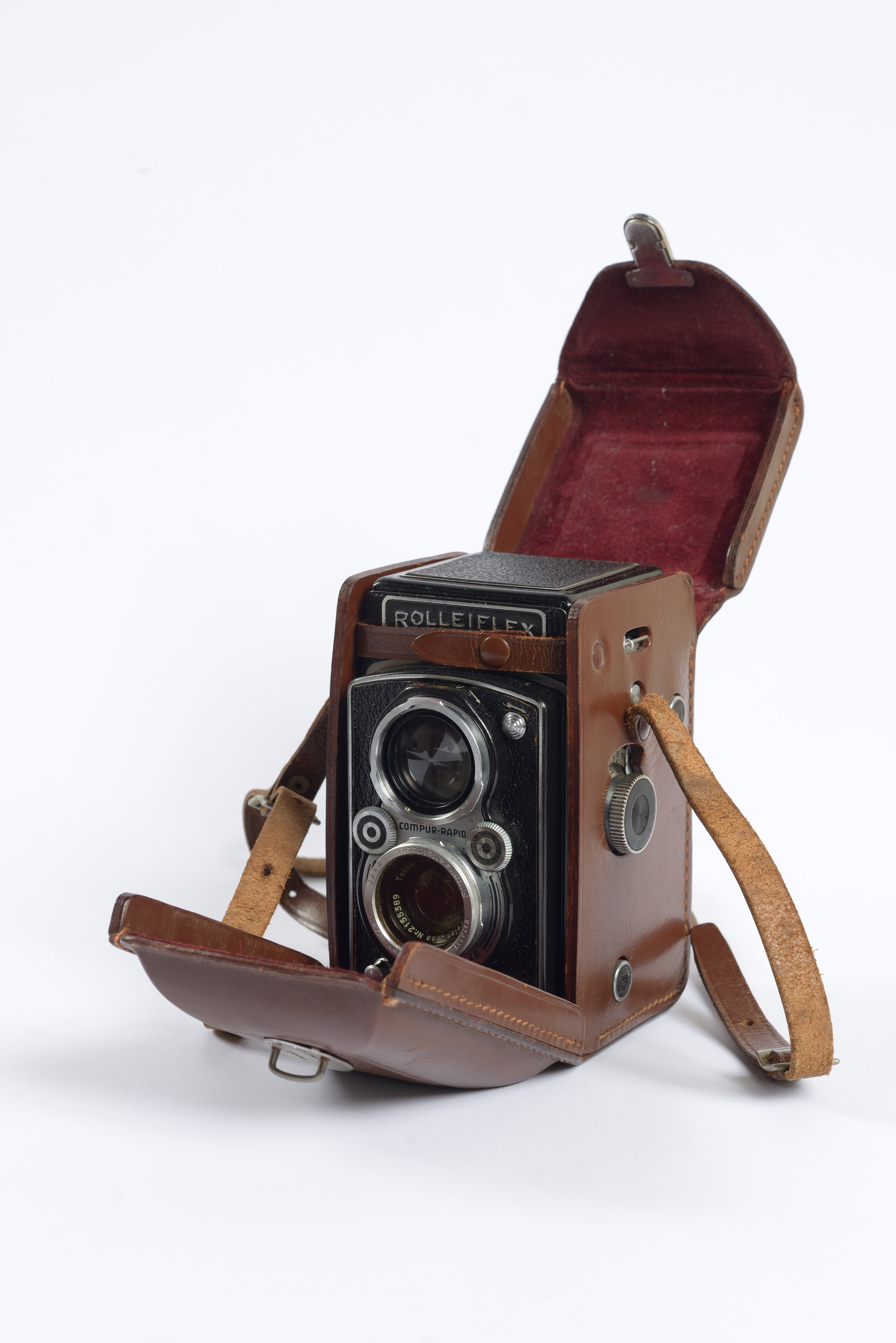 Rolleiflex camera Rabbi Azaria Helfgott used in Bergen-Belsen DP camp